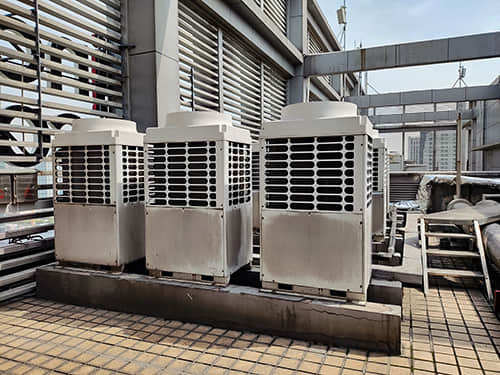 屋頂空調機組震動噪聲大，不切管道不抬設備方案這樣做！